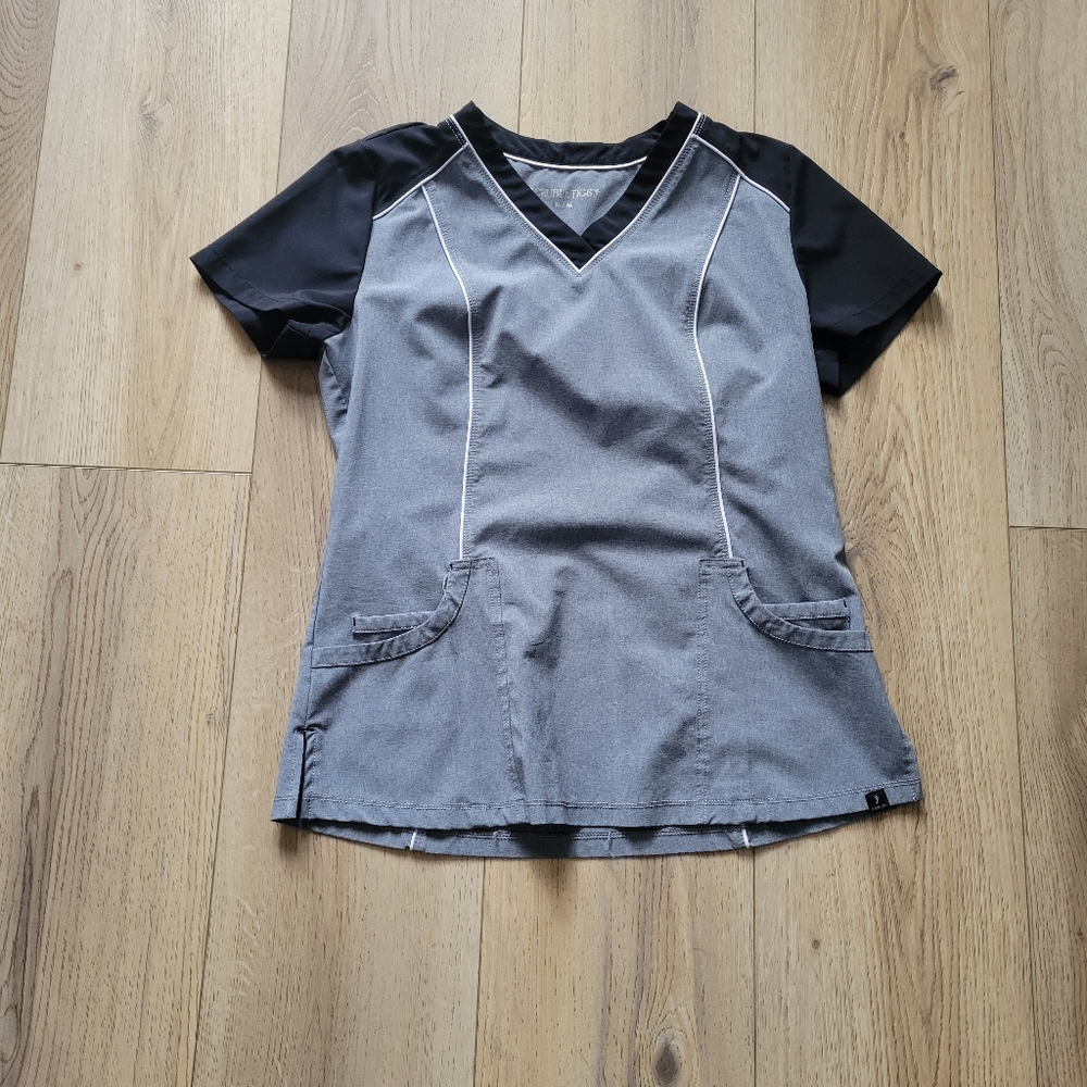 💫 Scrubletics medium gray and black scrub top